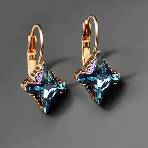 Auskari "Kristāla Rombs II (Aquamarine Metallic Blue)" ar Swarovski™ kristāliem